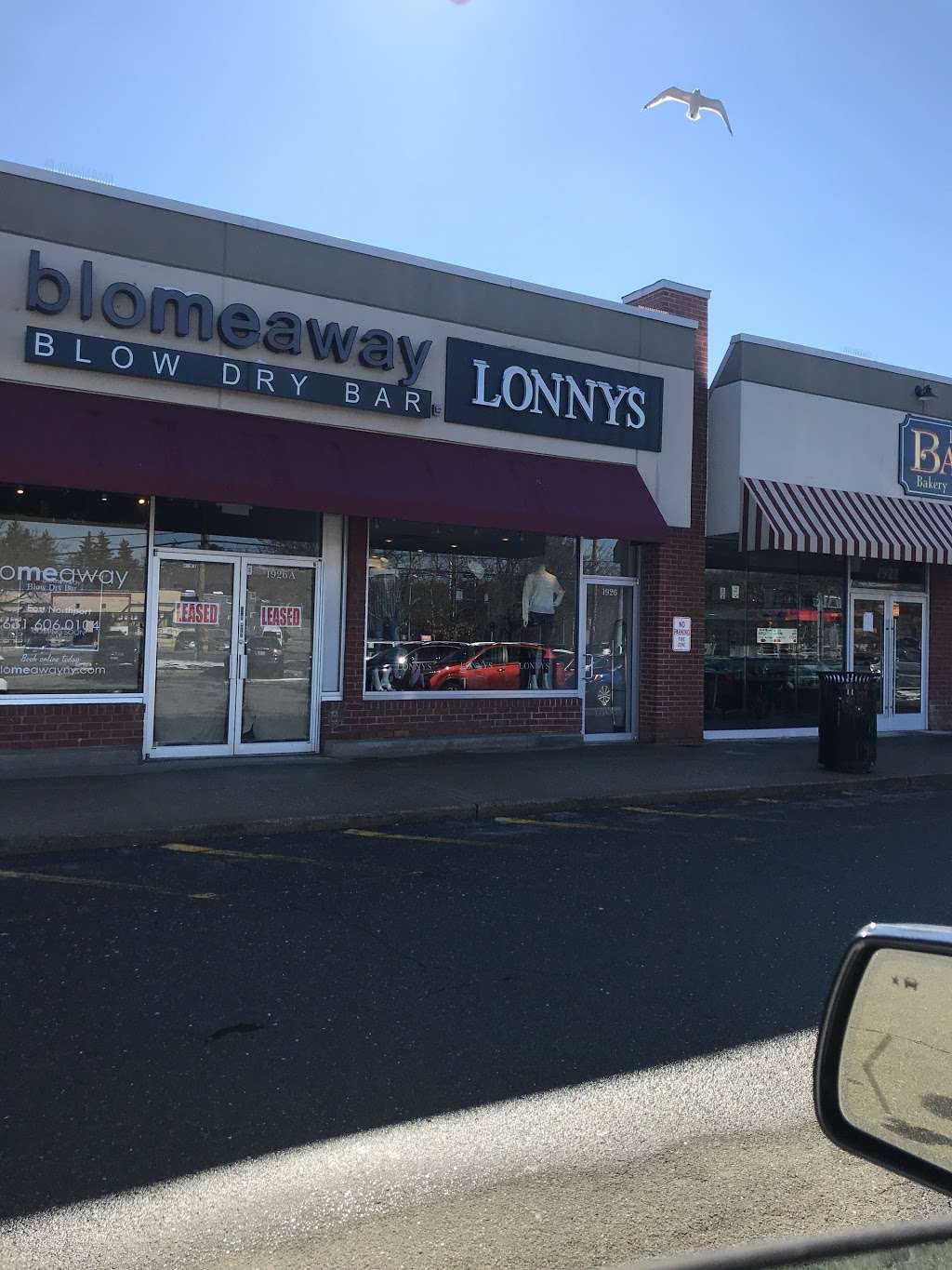 Lonnys Wardrobe of Elwood | 1926 Jericho Turnpike, East Northport, NY 11731 | Phone: (631) 421-2650