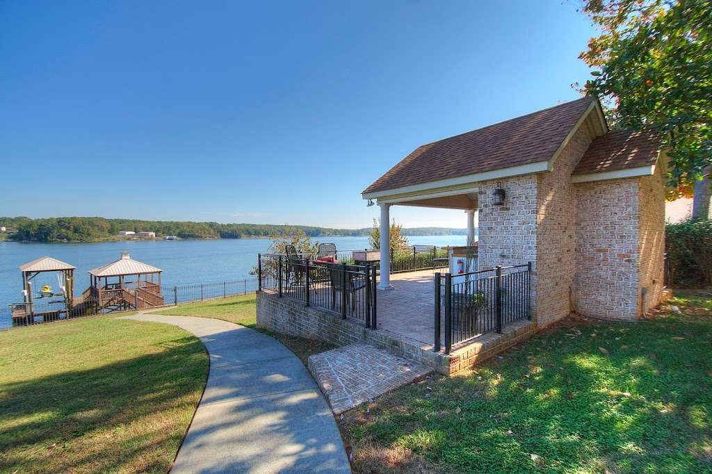 The Lake Wylie Man - Keller Wiliams Realty | 4609 Charlotte Hwy Ste. 2D, Lake Wylie, SC 29710 | Phone: (803) 818-0704