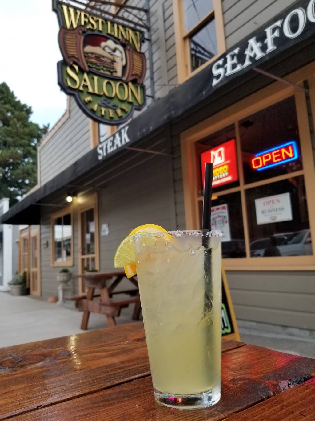 West Linn Saloon | 1731 Willamette Falls Dr, West Linn, OR 97068, USA | Phone: (503) 655-2098