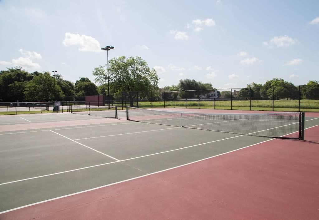 S.J. Stovall Park | 2800 W Sublett Rd, Arlington, TX 76001, USA | Phone: (817) 459-5474