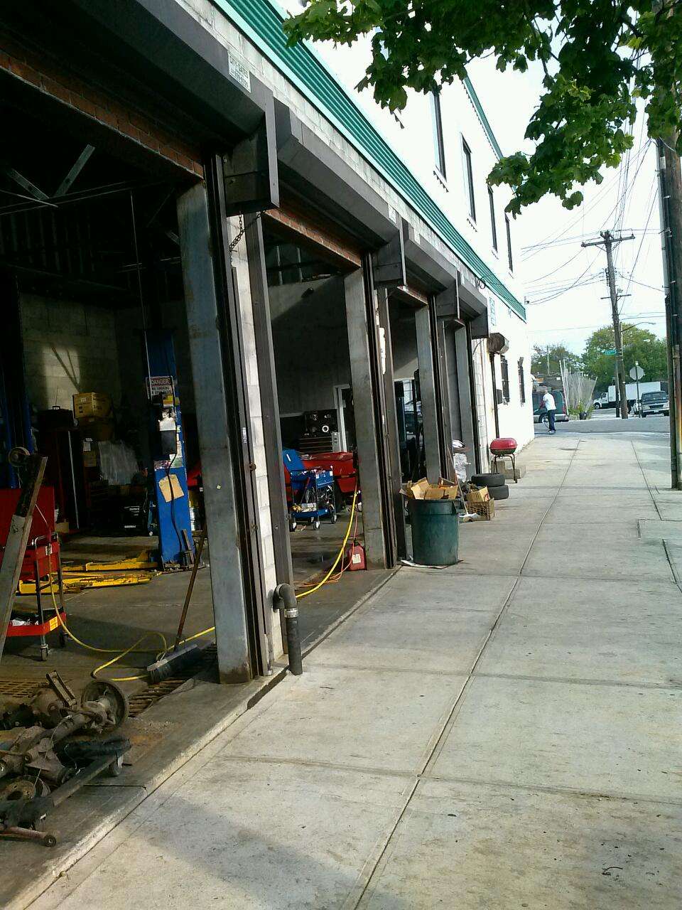 D R Auto Repair & Body Shop | 11651 128th St, Jamaica, NY 11420, USA | Phone: (718) 925-2168