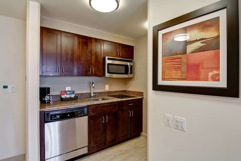 Homewood Suites by Hilton Woodbridge | 2650 Neabsco Common Pl, Woodbridge, VA 22191, USA | Phone: (703) 590-0100