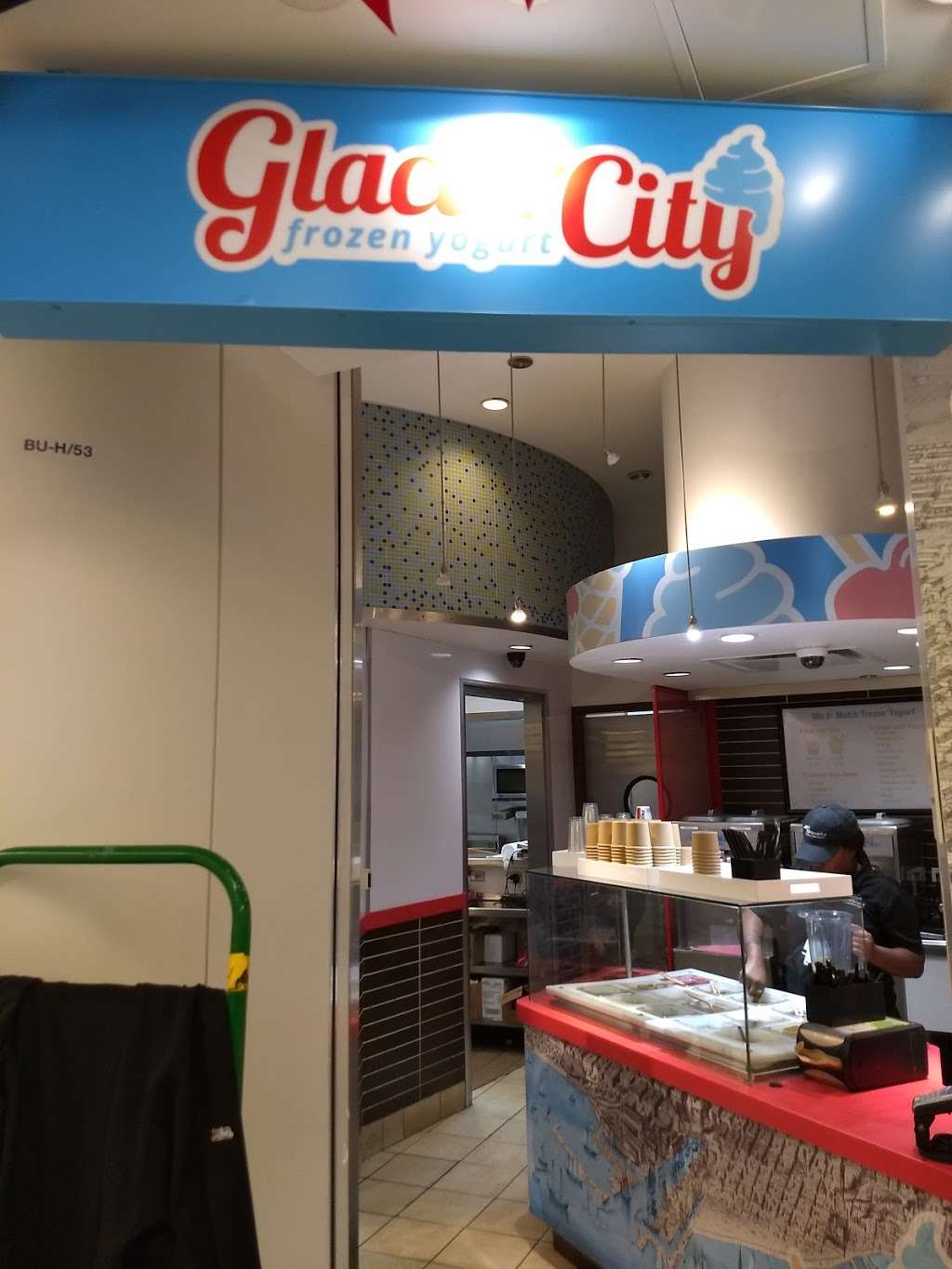Glacier City | Chicago Midway International Airport Main Terminal, Concourse B, Chicago, IL 60638 | Phone: (708) 616-2051