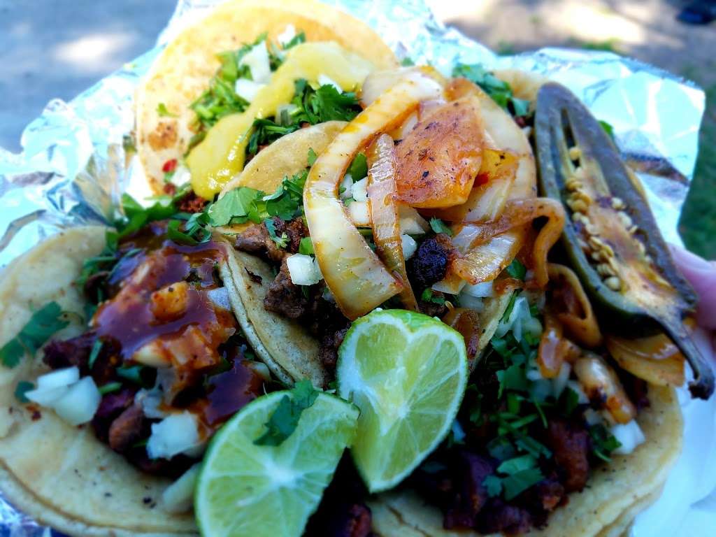 Tacos Manuel | Mabury St, Santa Ana, CA 92705, USA | Phone: (714) 720-0889