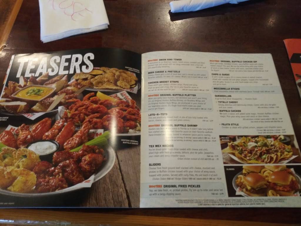 Hooters | 125 N Sykes Creek Blvd, Merritt Island, FL 32953, USA | Phone: (321) 449-0752