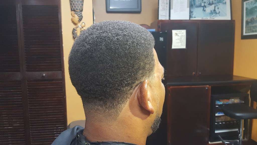 Cuttin-Up | 1713 N Tamarind Ave, West Palm Beach, FL 33407 | Phone: (561) 366-9466