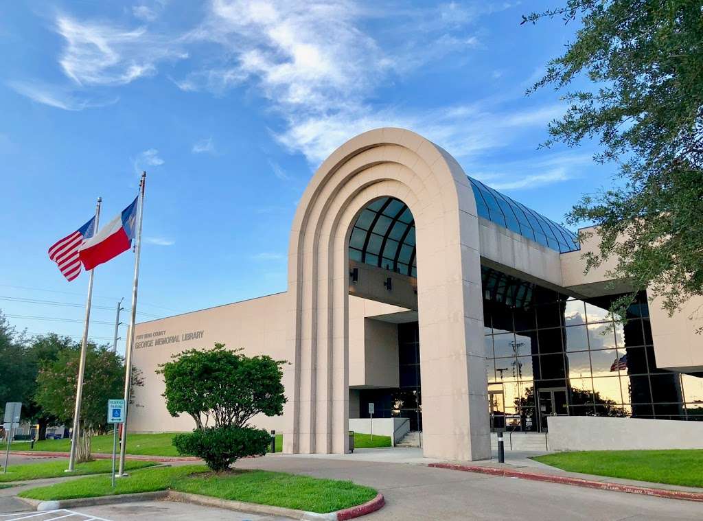 Fort Bend County Libraries - George Memorial Library | 1001 Golfview Dr, Richmond, TX 77469, USA | Phone: (281) 342-4455