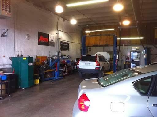 Daves Foreign Car Repair | 6208 NW Bell Rd, Parkville, MO 64152, USA | Phone: (816) 741-1498