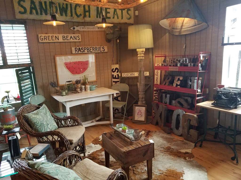 Rust and Feathers | 14928 James Monroe Hwy, Leesburg, VA 20176, USA | Phone: (703) 737-6700