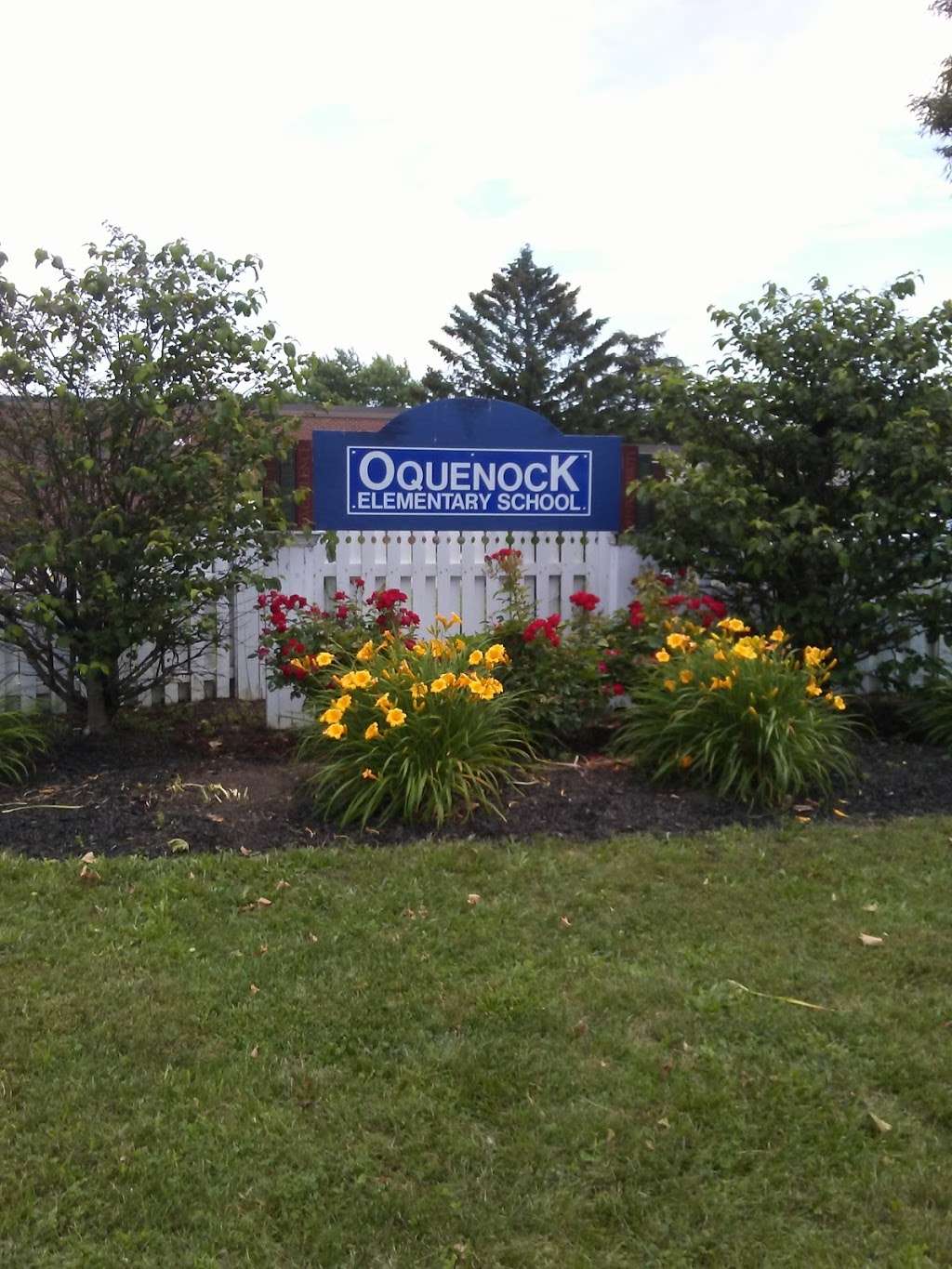 Oquenock Elementary School | 425 Spruce Ave, West Islip, NY 11795, USA | Phone: (631) 893-3360