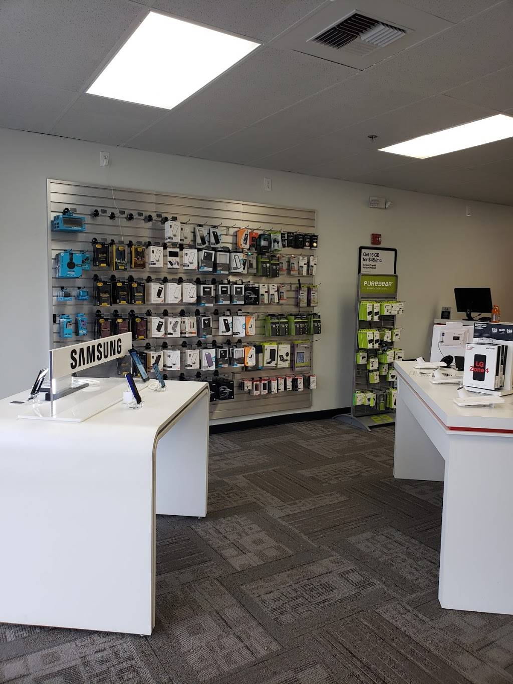 Verizon Authorized Retailer – Victra | 22618 Hwy 99 Suite 104, Edmonds, WA 98026, USA | Phone: (425) 774-3130