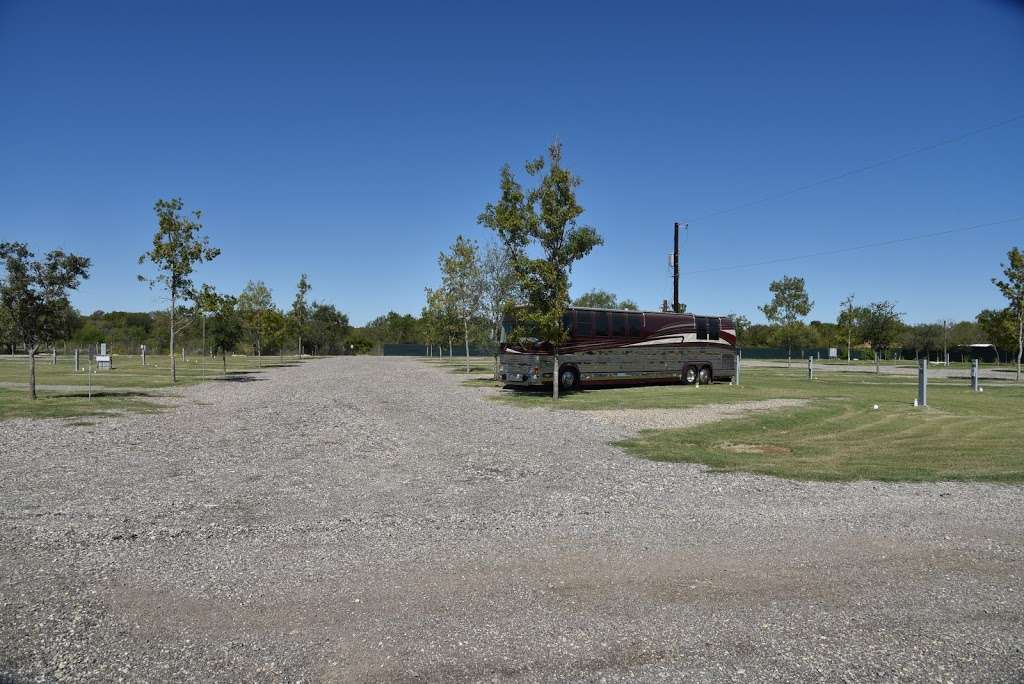 Western Sky Rv Park | 16221 Shepherd Rd, Atascosa, TX 78002, USA | Phone: (210) 404-8184