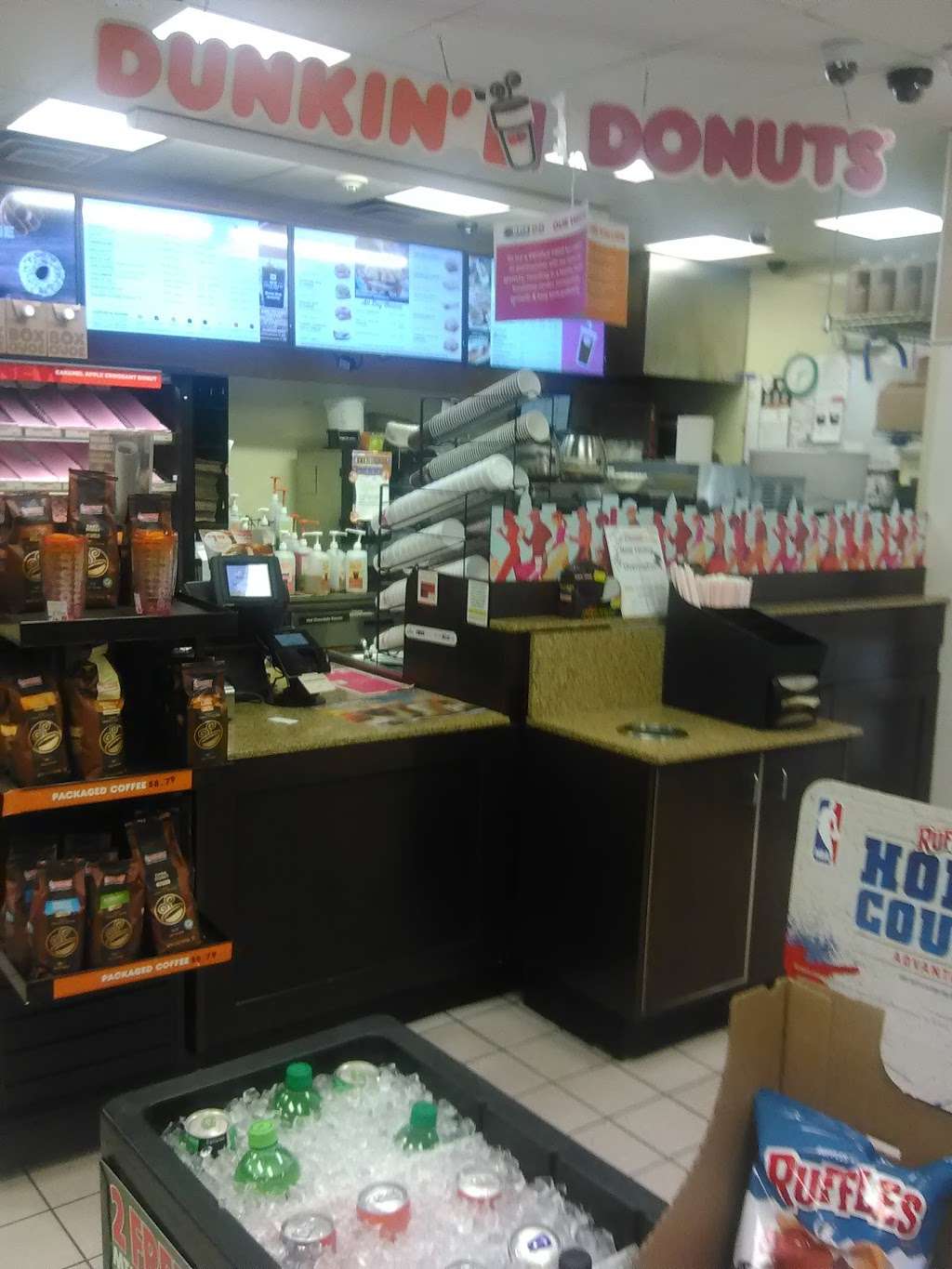 Dunkin Donuts | 41 Lee Burbank Hwy, Revere, MA 02151, USA | Phone: (781) 284-4087