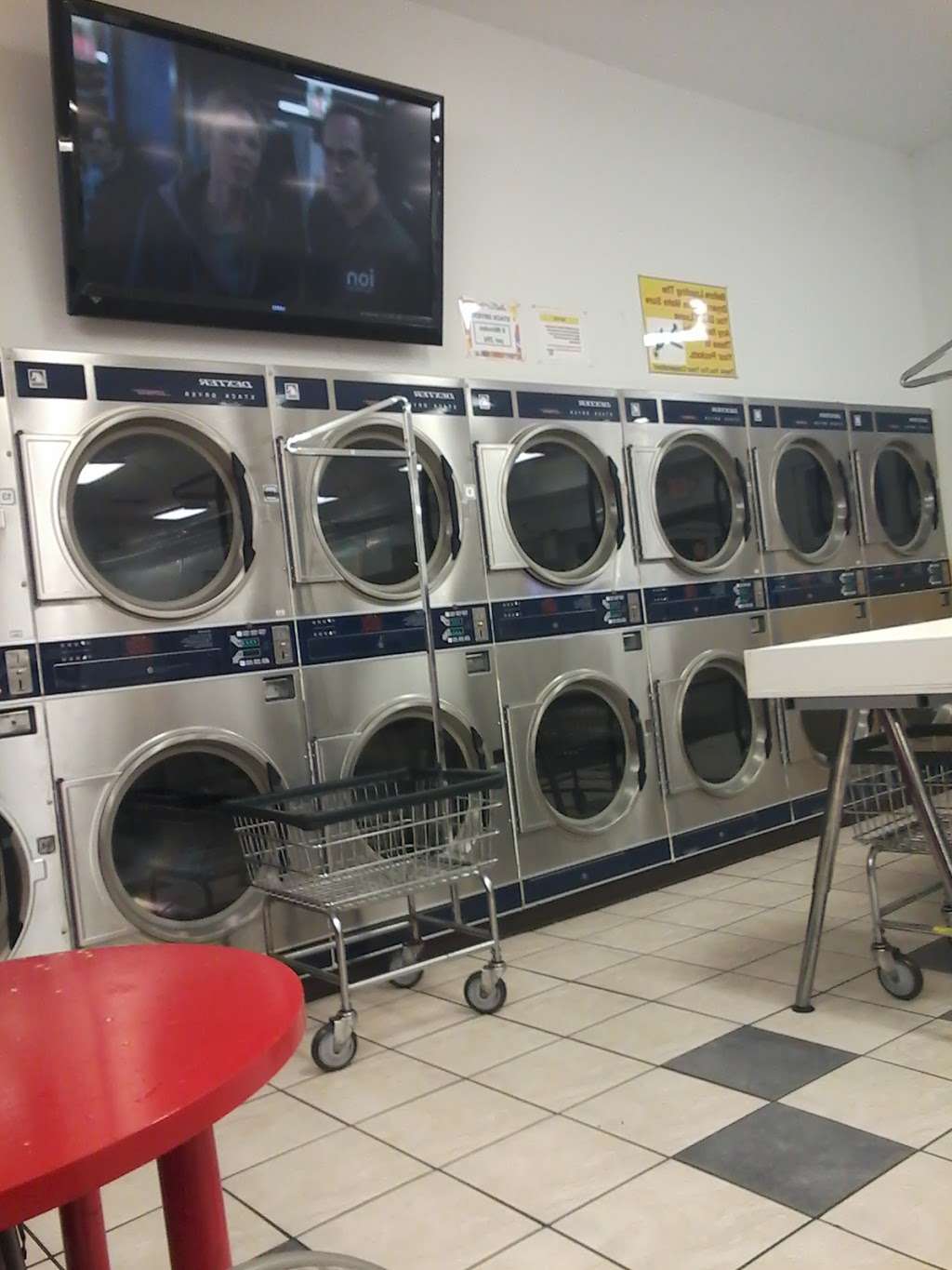 Quality Laundromat | 517 Chester Pike, Prospect Park, PA 19076, USA | Phone: (610) 583-0131