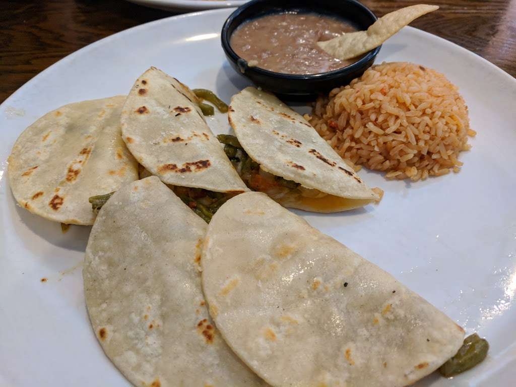 Ixtapa Mexican Cuisine | 7103 NW Barry Rd, Kansas City, MO 64153, USA | Phone: (816) 746-4848