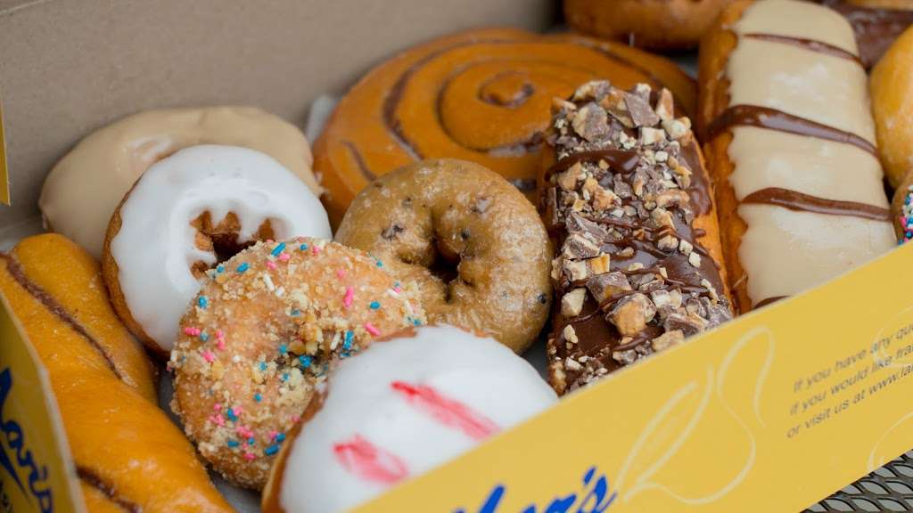 LaMars Donuts and Coffee | 9926 Holmes Rd, Kansas City, MO 64131, USA | Phone: (816) 941-9595