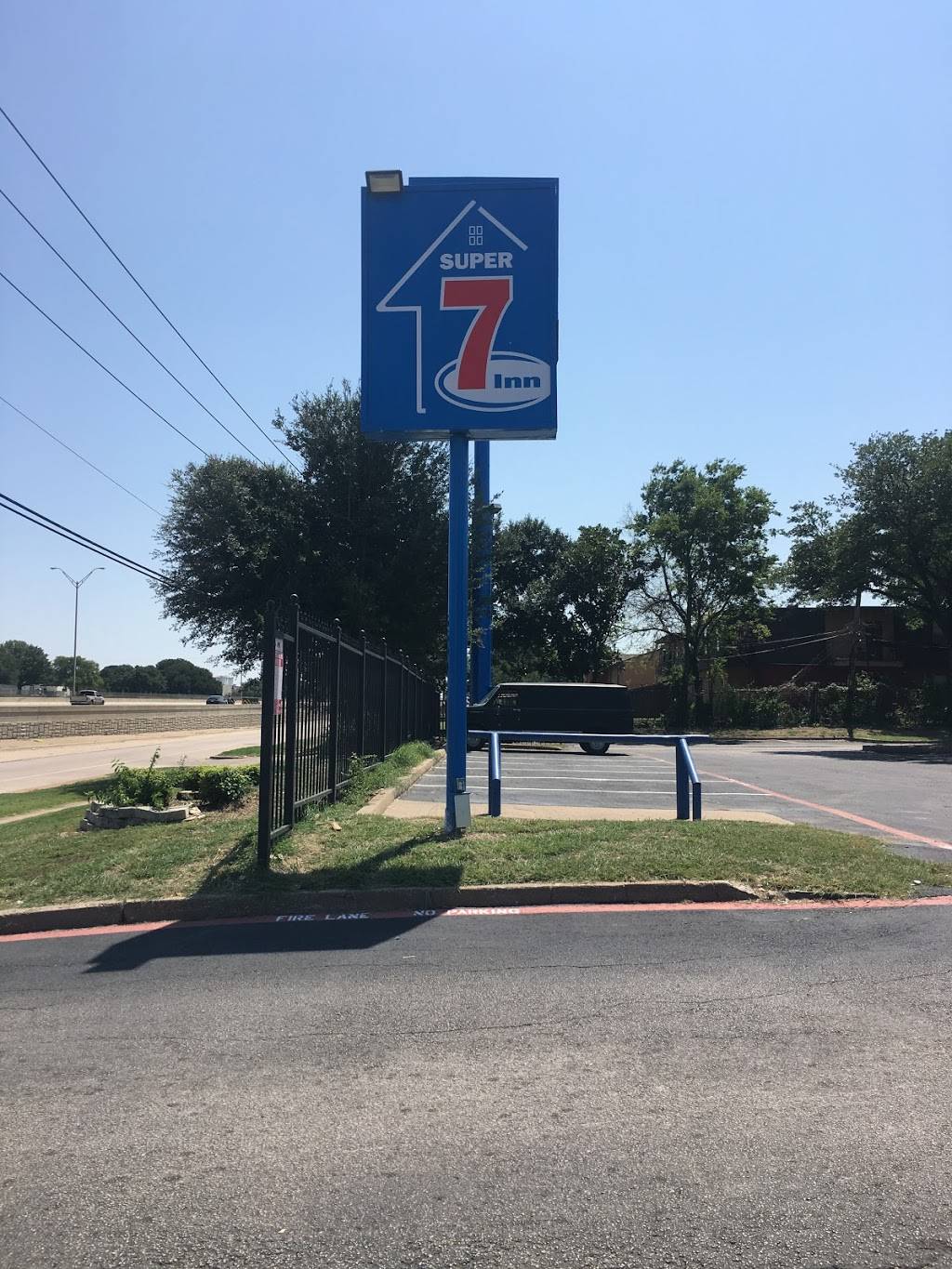 Super 7 Inn | 6600 South Fwy, Fort Worth, TX 76134, USA | Phone: (817) 293-8656