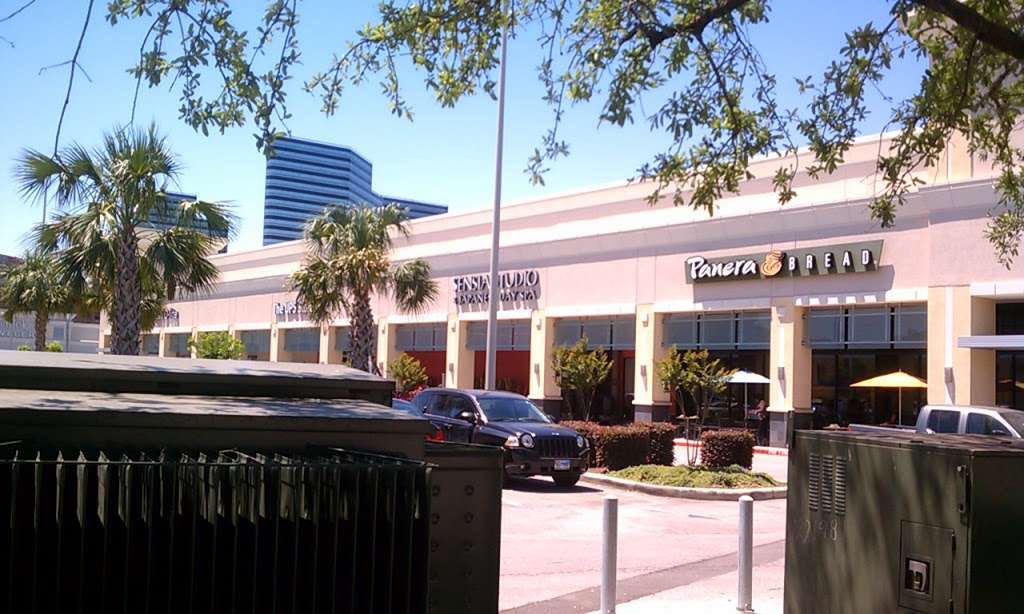 The UPS Store | 1707 1/2 Post Oak Blvd, Houston, TX 77056, USA | Phone: (713) 621-9449