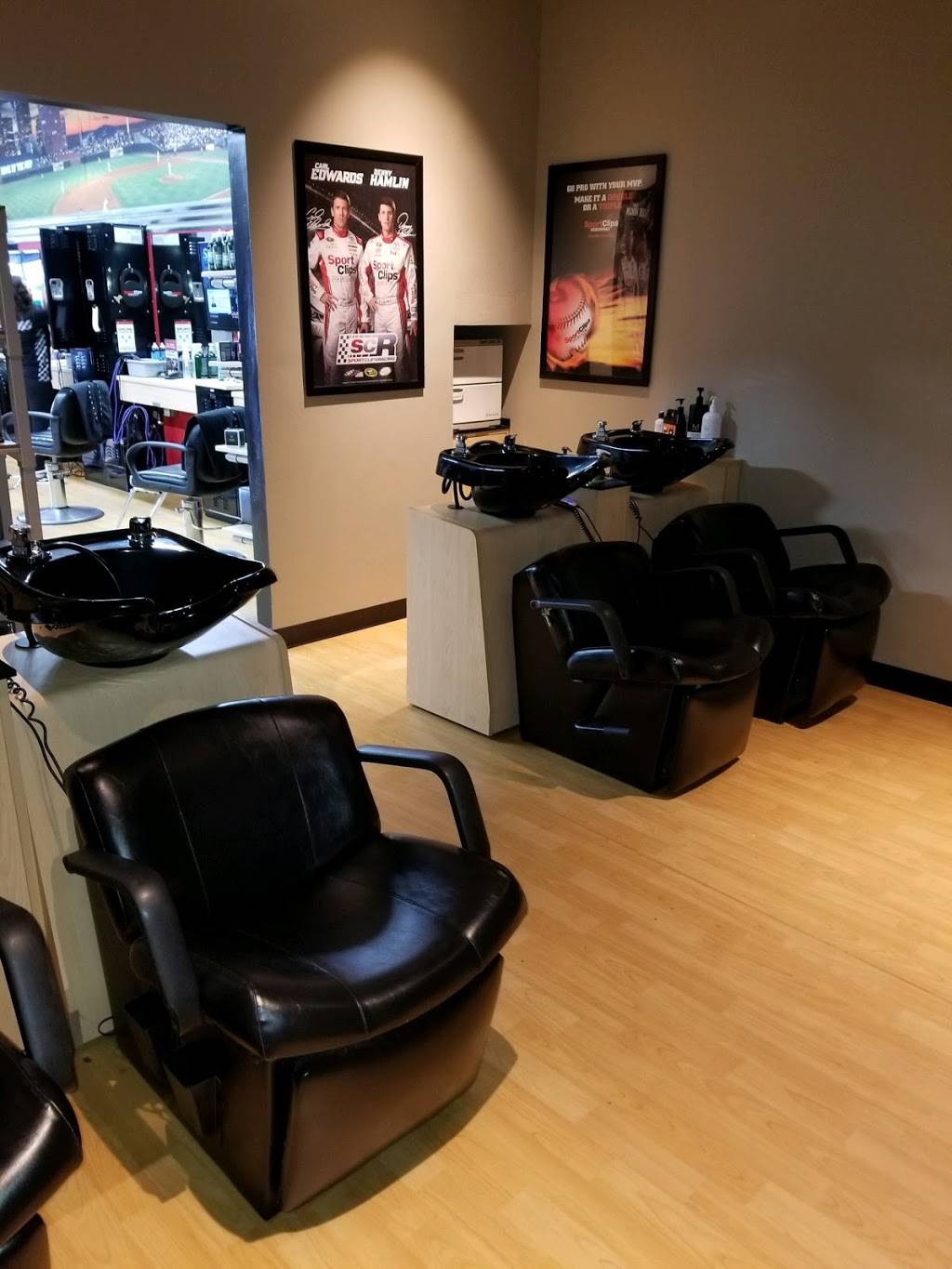 Sport Clips Haircuts of Bakersfield - Rosedale Village | 2681 Calloway Dr Suite #310, Bakersfield, CA 93312, USA | Phone: (661) 587-2547