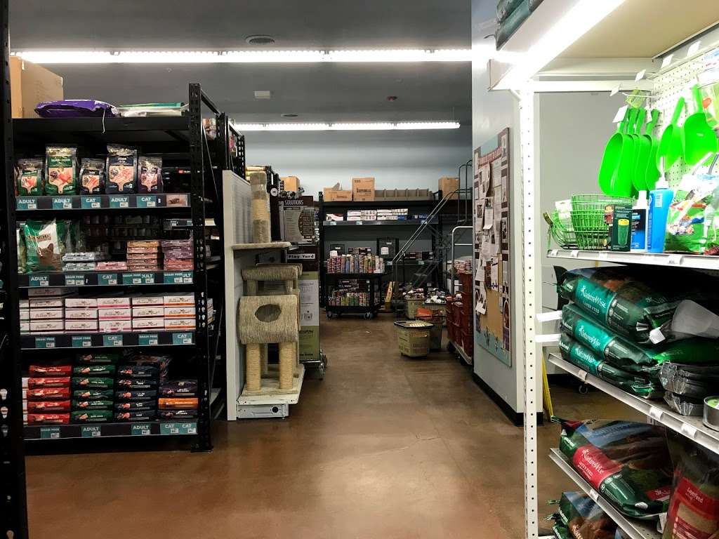 Centinela Feed & Pet Supplies | 8655 Lincoln Blvd, Los Angeles, CA 90045, USA | Phone: (310) 342-0239