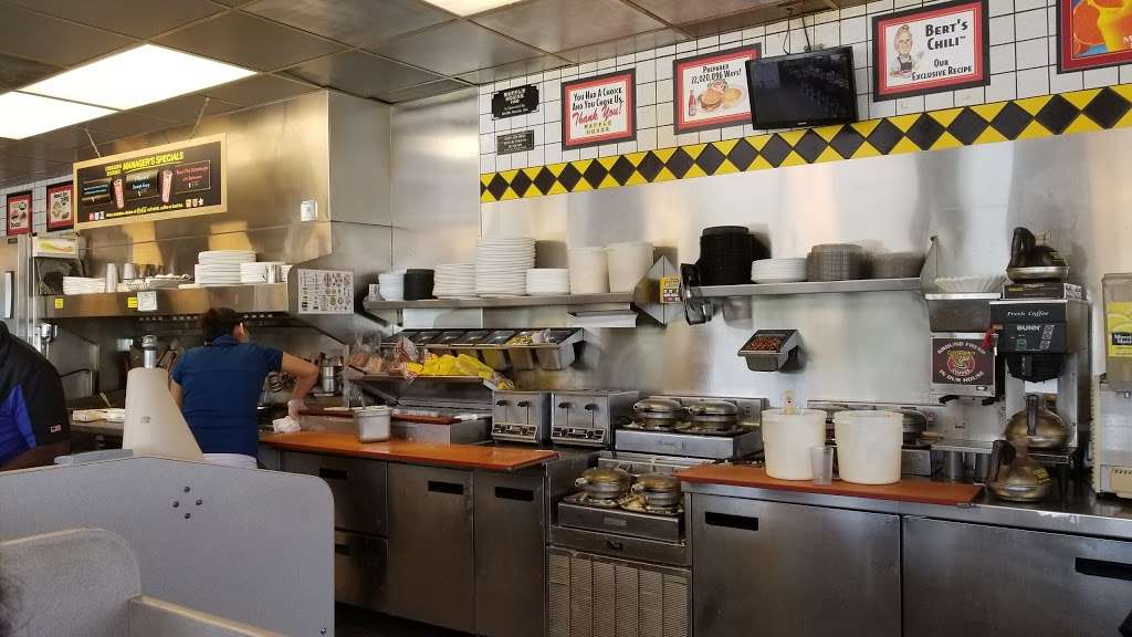 Waffle House | 1613 W Hebron Pkwy, Carrollton, TX 75010, USA | Phone: (972) 939-5185