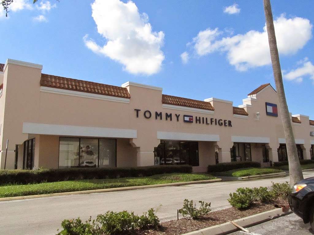 Tommy Hilfiger | 5269 International Dr, Orlando, FL 32819, USA | Phone: (407) 354-3102