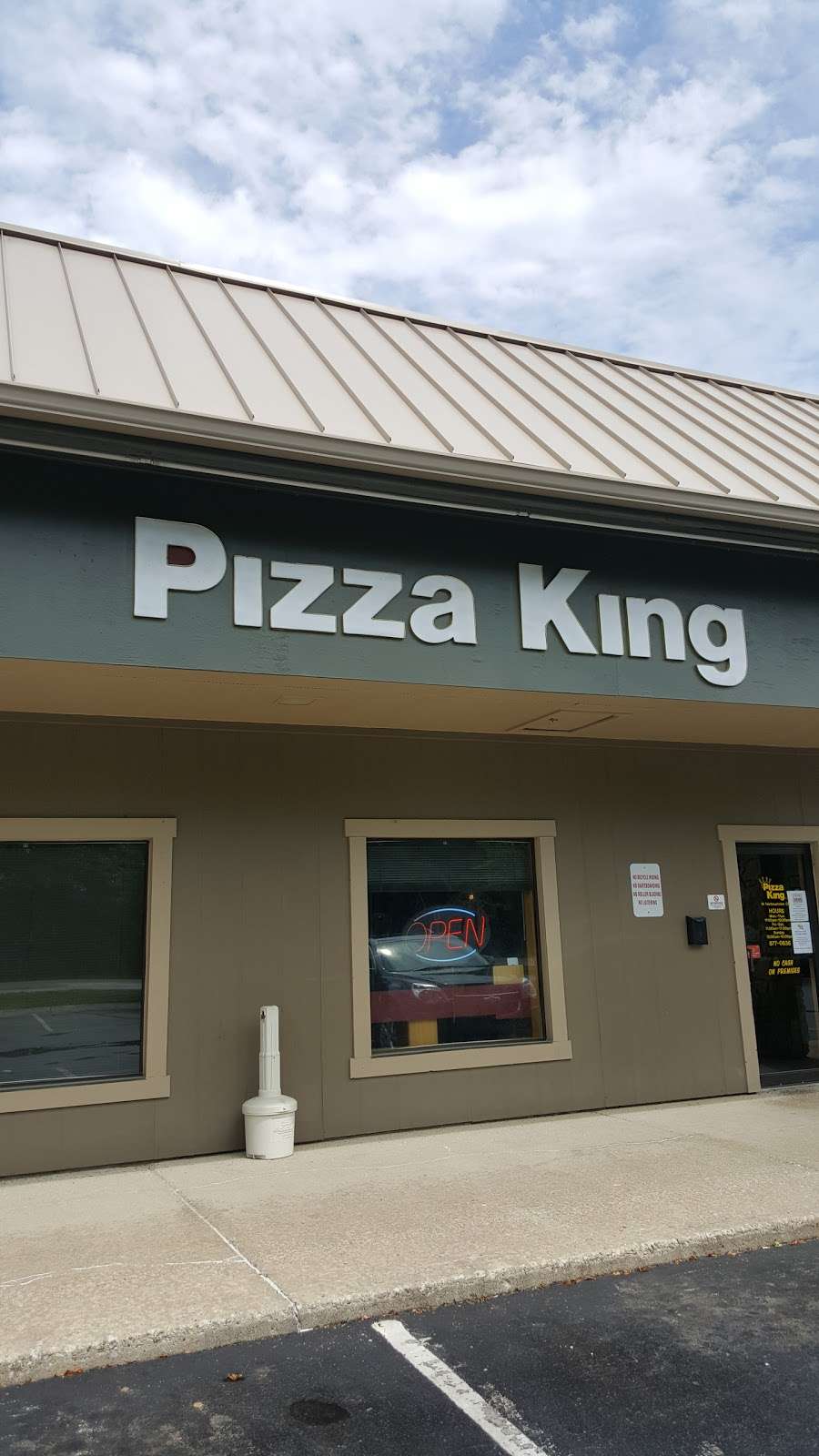 Pizza King | 14 Harbourtown Center, Noblesville, IN 46062, USA | Phone: (317) 877-0636