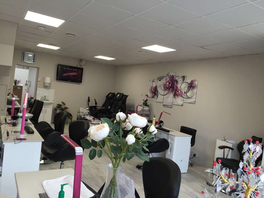 Tiffanies Nails and Beauty | 526 London Rd, Sutton SM3 8HW, UK | Phone: 020 8644 4144