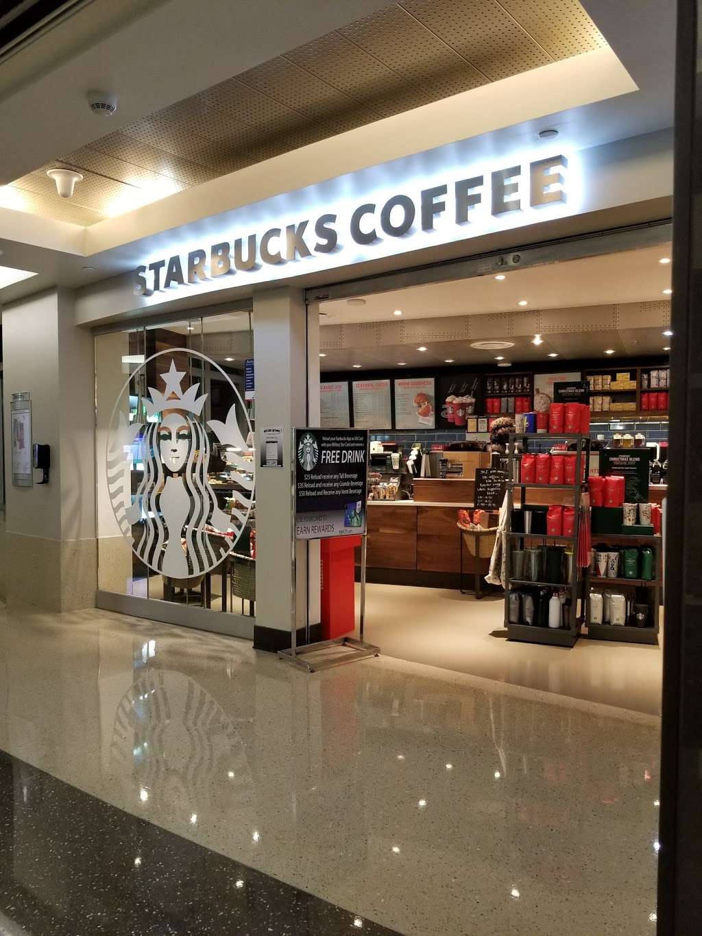 Starbucks | 1050 W Perimeter Rd, Joint Base Andrews, MD 20762, USA | Phone: (301) 568-7914