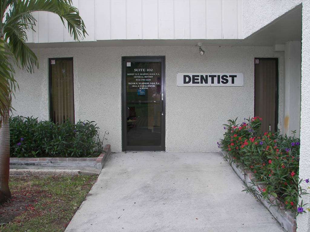 Martin Sidney S DDS | 4141 NW 5th St, Plantation, FL 33317, USA | Phone: (954) 791-1220