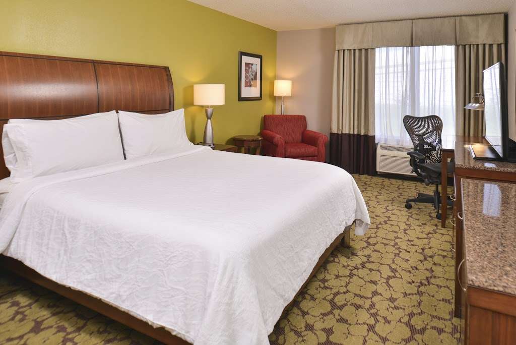 Hilton Garden Inn Indianapolis/Carmel | 13090 N Pennsylvania St, Carmel, IN 46032 | Phone: (317) 581-9400