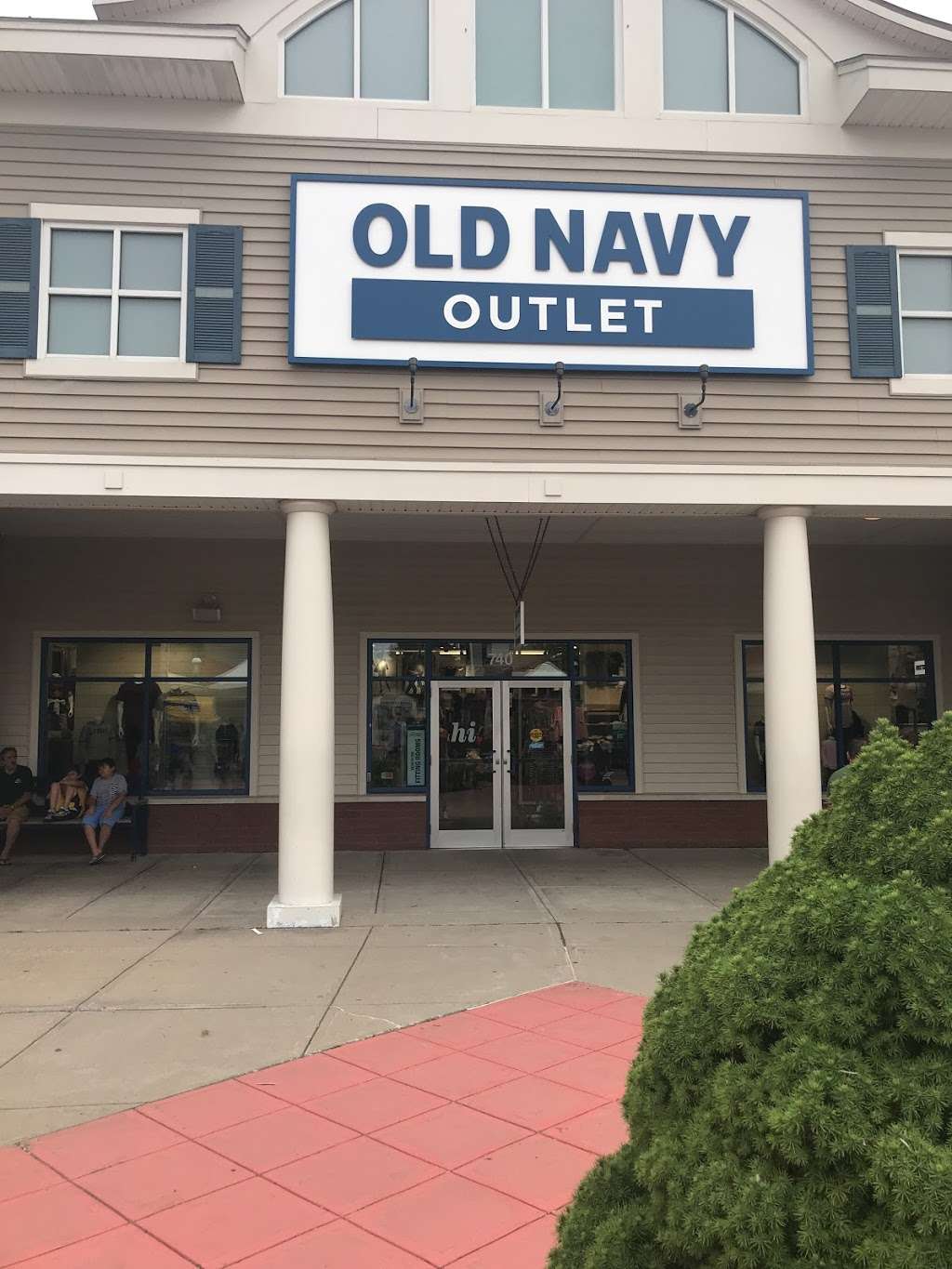 Old Navy | 1 Outlet Blvd #740, Wrentham, MA 02093, USA | Phone: (508) 384-2107