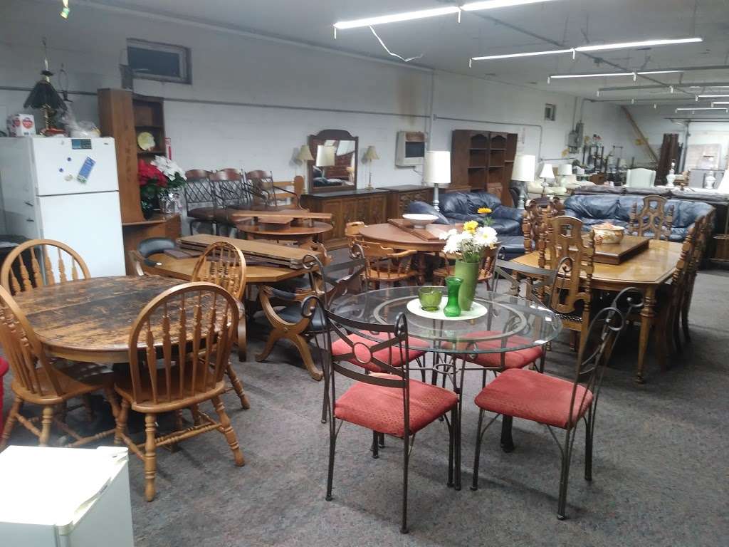 New To You Furniture | 4852 Southeastern Ave, Indianapolis, IN 46203, USA | Phone: (317) 518-4340