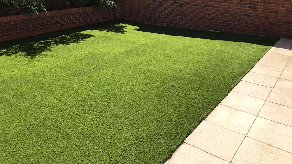 Maze Grass UK | Lower Bedfords Rd, Romford RM1 4DQ, UK | Phone: 0800 180 4810
