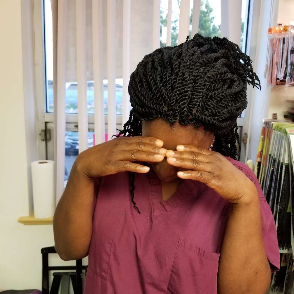 ROYALMAMZEE HAIR BRAIDING SALON | 5703 Edsall Rd, Alexandria, VA 22304, USA | Phone: (571) 314-7400