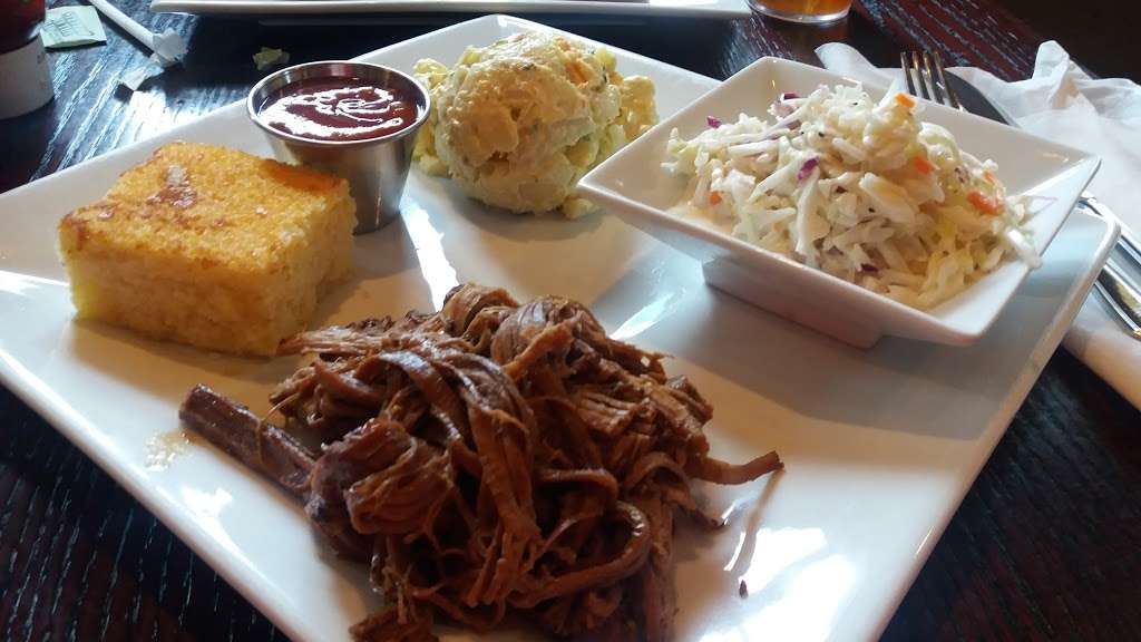 Hoods BBQ | 1664 W Doe Run Rd, Kennett Square, PA 19348, USA | Phone: (610) 347-1670