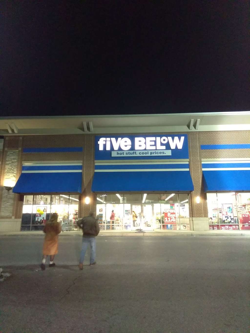 Five Below | 18057 Garland Groh Blvd, Hagerstown, MD 21740 | Phone: (301) 766-7956