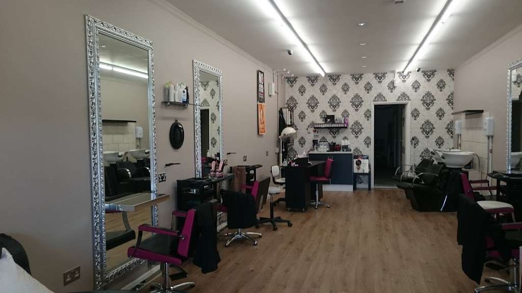 Pamper Box Hair & Beauty | 1a Sumners Hatch, Broadley RD, Harlow CM19 5RD, UK | Phone: 01279 452100