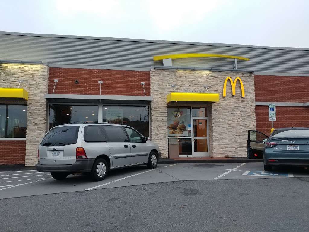 McDonalds | 2439 Springs Rd NE, Hickory, NC 28601, USA | Phone: (828) 256-2939