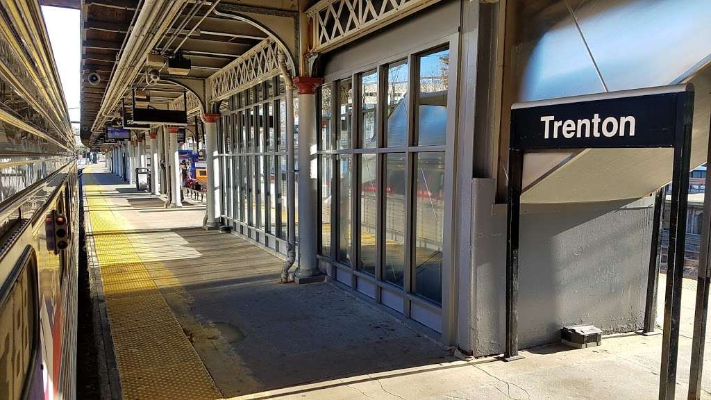 Trenton Transit Center - train station  | Photo 6 of 10 | Address: 72 S Clinton Ave, Trenton, NJ 08609, USA | Phone: (800) 872-7245