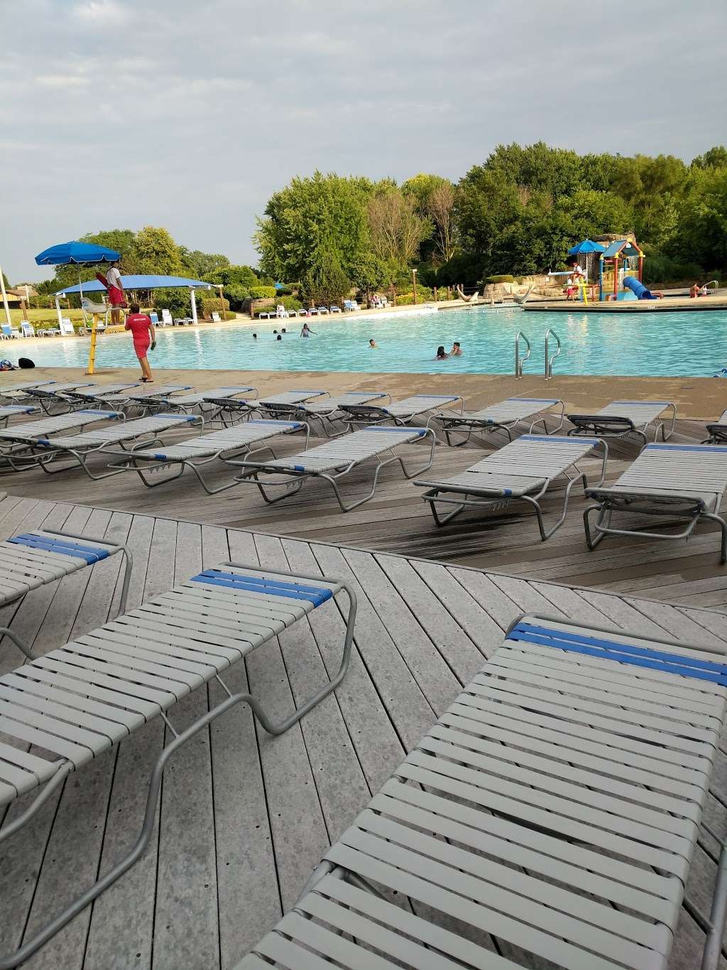 Bensenville Water Park & Splash Pad | 1100 W Wood St, Bensenville, IL 60106, USA | Phone: (630) 766-7946