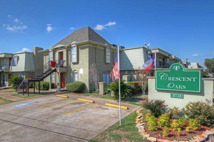 Ashford Crescent Oaks Apartments | 6718 De Moss Dr, Houston, TX 77074, USA | Phone: (832) 410-1760