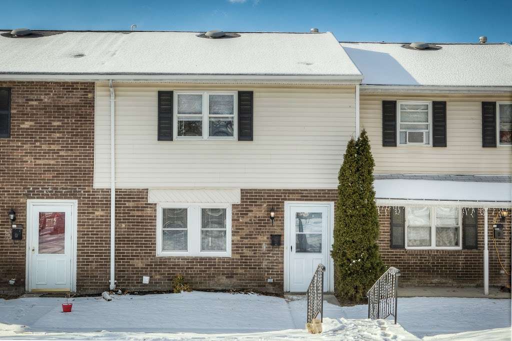 Cornwall Park Townhouses | 17 Brewster Rd, Cornwall, NY 12518 | Phone: (845) 534-2076