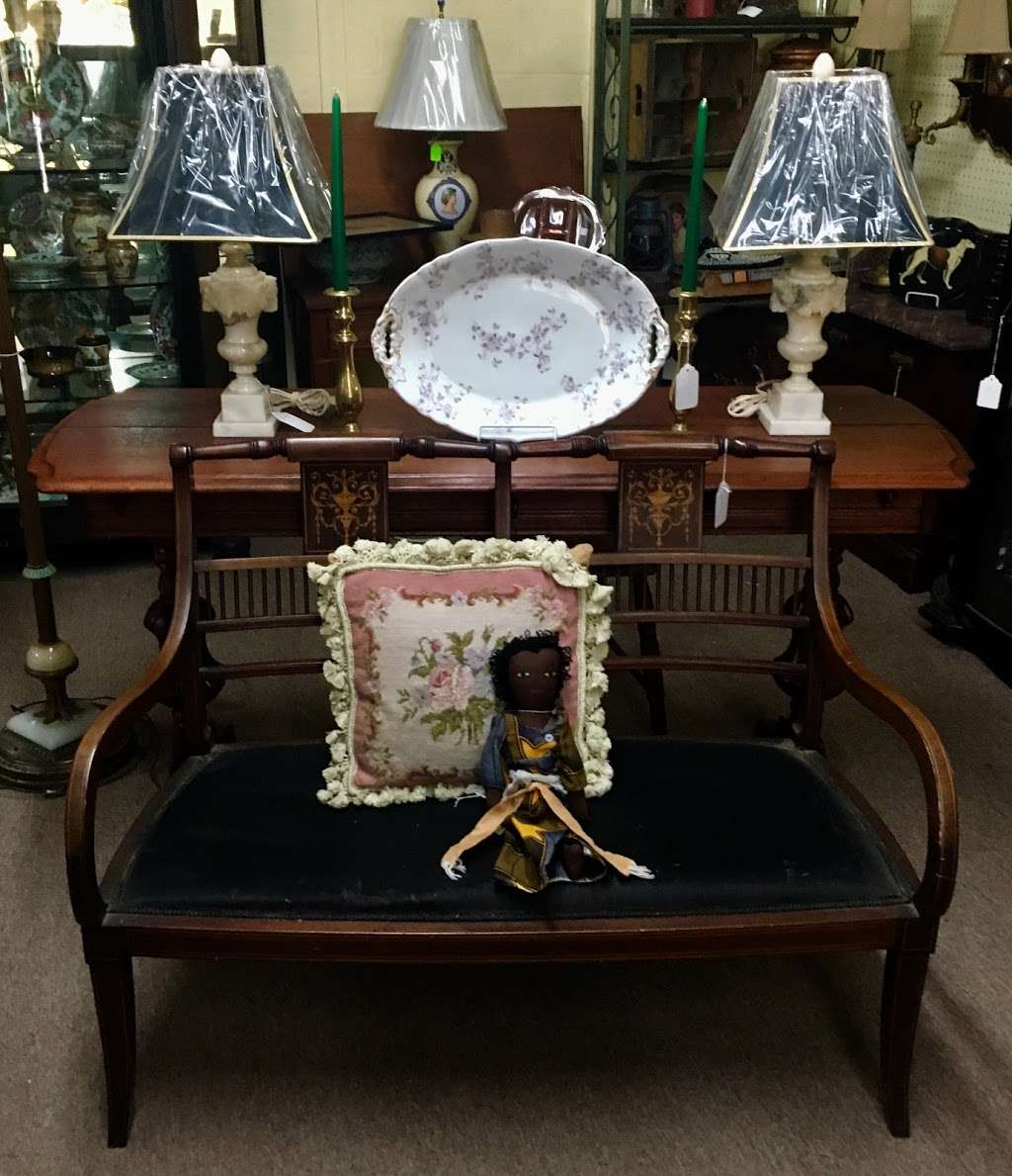 Petes Pickins Antiques | 7818 Bradshaw Rd, Upper Falls, MD 21156, USA | Phone: (410) 592-6884