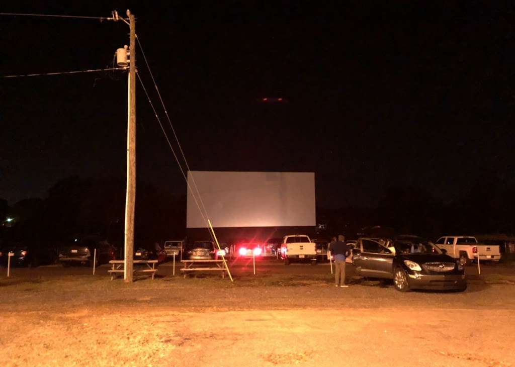 Hounds Drive-In Theatre | 114 Raven Cir, Kings Mountain, NC 28086, USA | Phone: (704) 739-4424