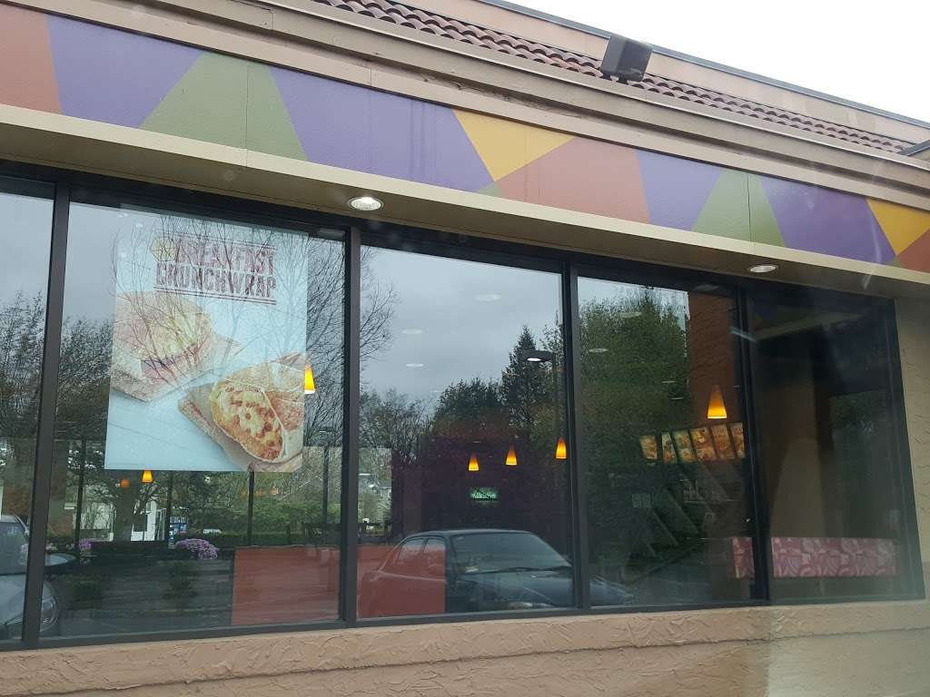 Taco Bell | 27 S Kinderkamack Rd, Montvale, NJ 07645, USA | Phone: (201) 745-9479