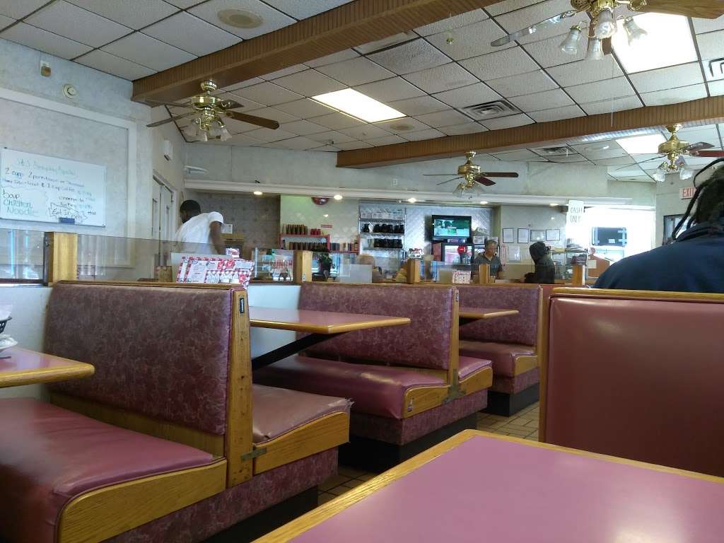 J&J family restaurant 3268 Kensington Ave, Philadelphia, PA 19134