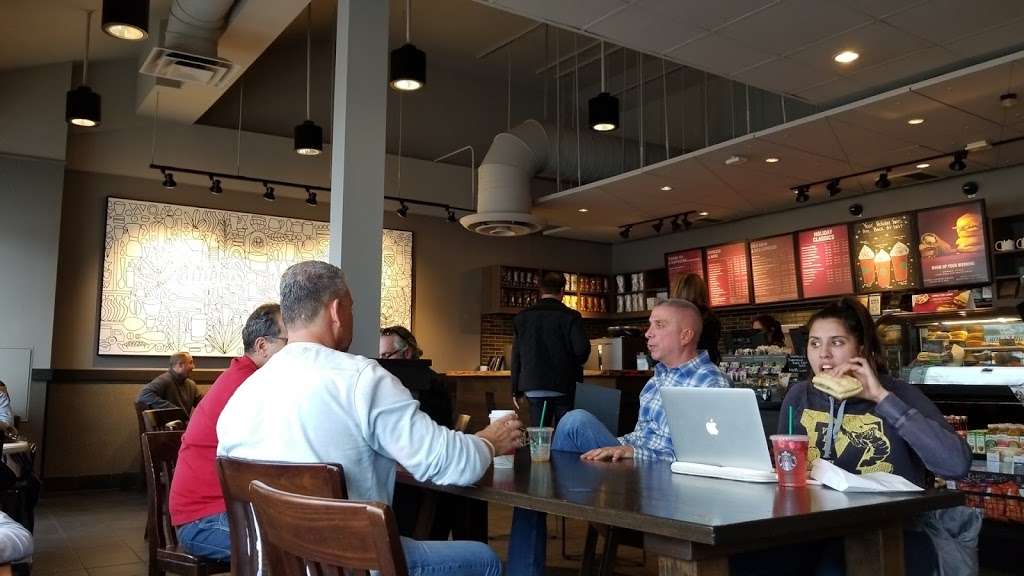 Starbucks | 390 Jericho Turnpike b, Syosset, NY 11791, USA | Phone: (516) 364-0357