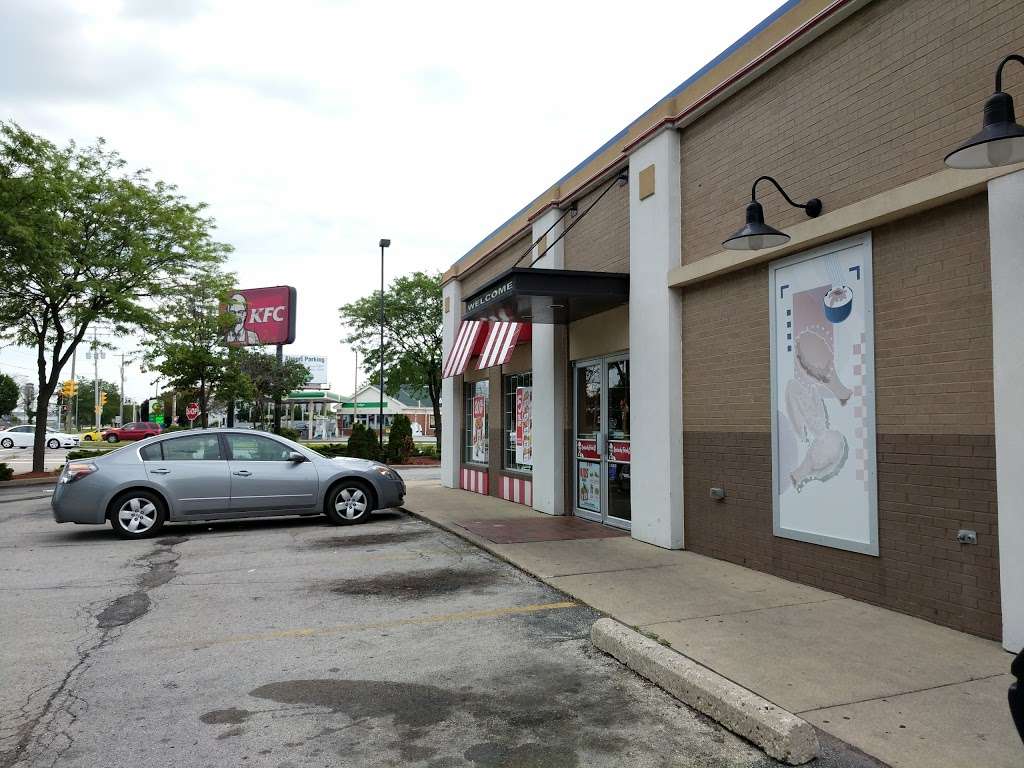 KFC | 110 W Layton Ave, Milwaukee, WI 53207, USA | Phone: (414) 486-0634