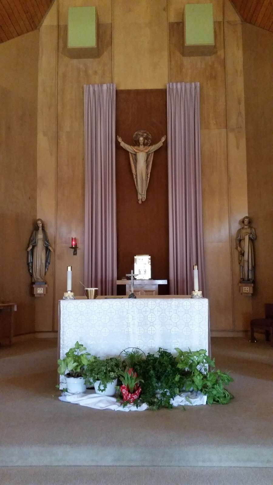 Holy Angels Catholic Church | 15440 Leavenworth Rd, Basehor, KS 66007 | Phone: (913) 724-1665